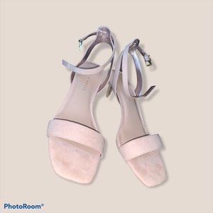 Kelly & Katie Mayla pump